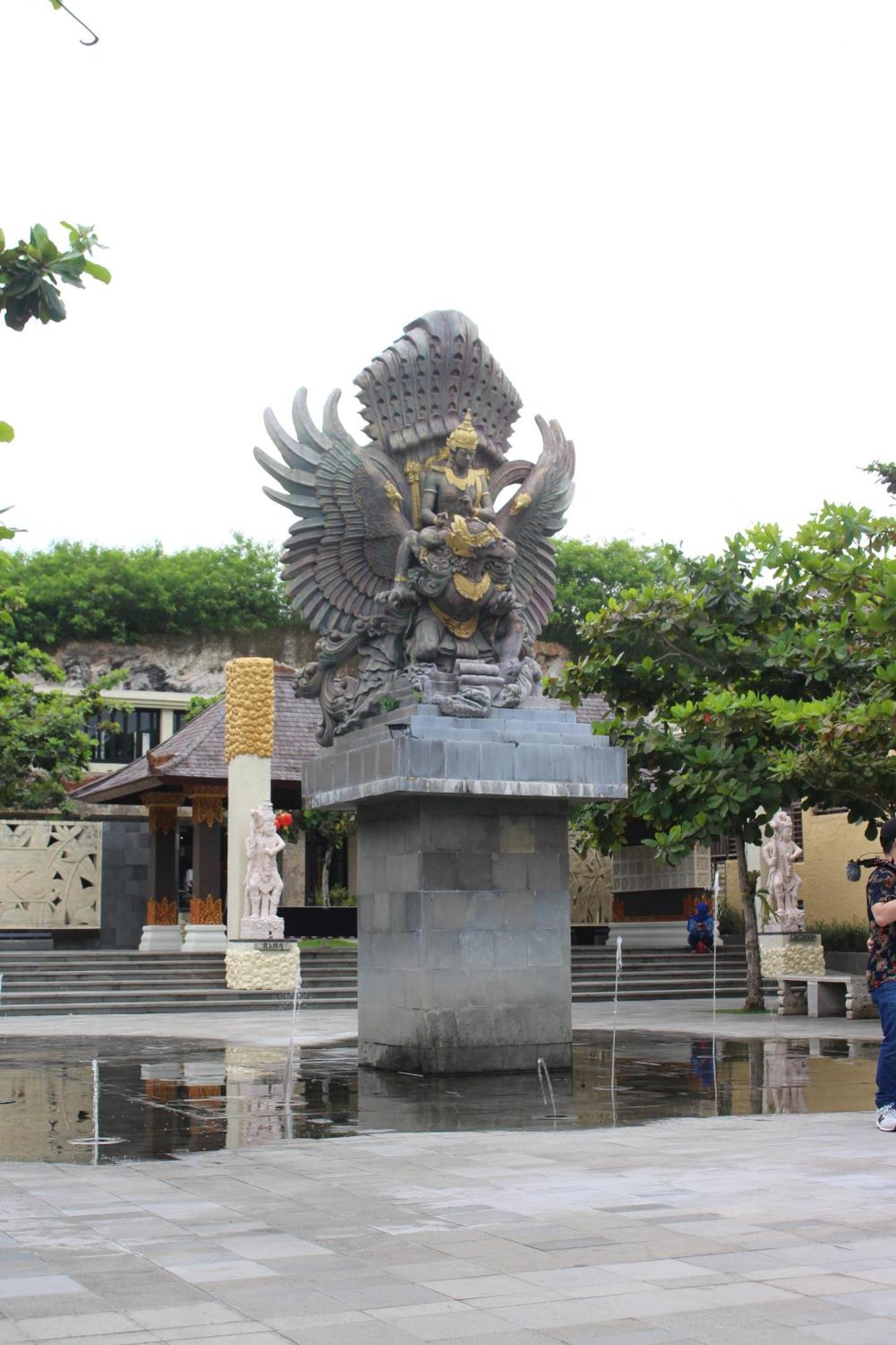 The Kirana Ungasan Villa Jimbaran  Exterior photo