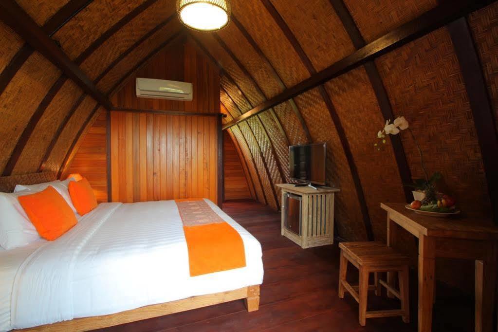 The Kirana Ungasan Villa Jimbaran  Exterior photo