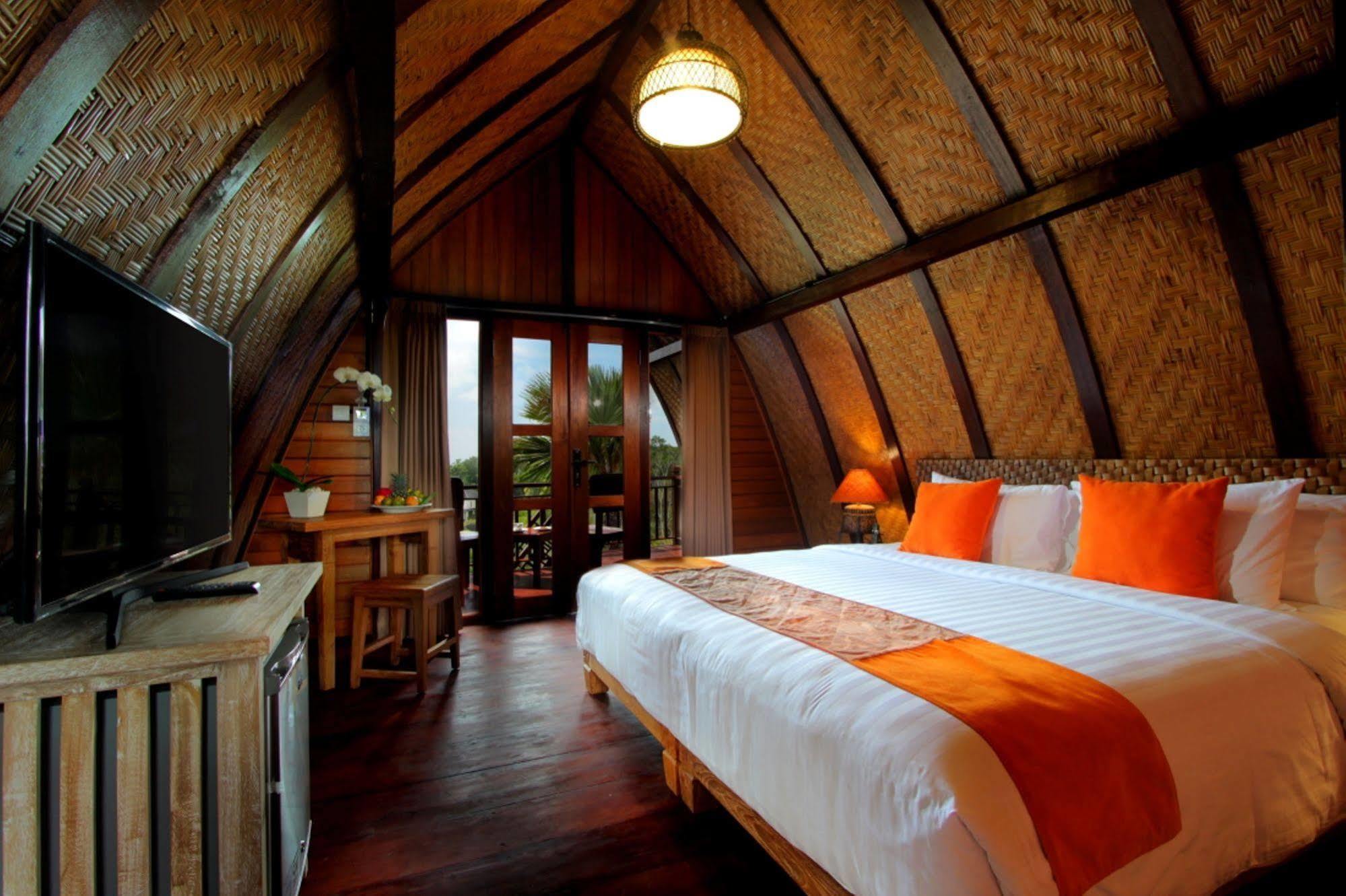 The Kirana Ungasan Villa Jimbaran  Exterior photo