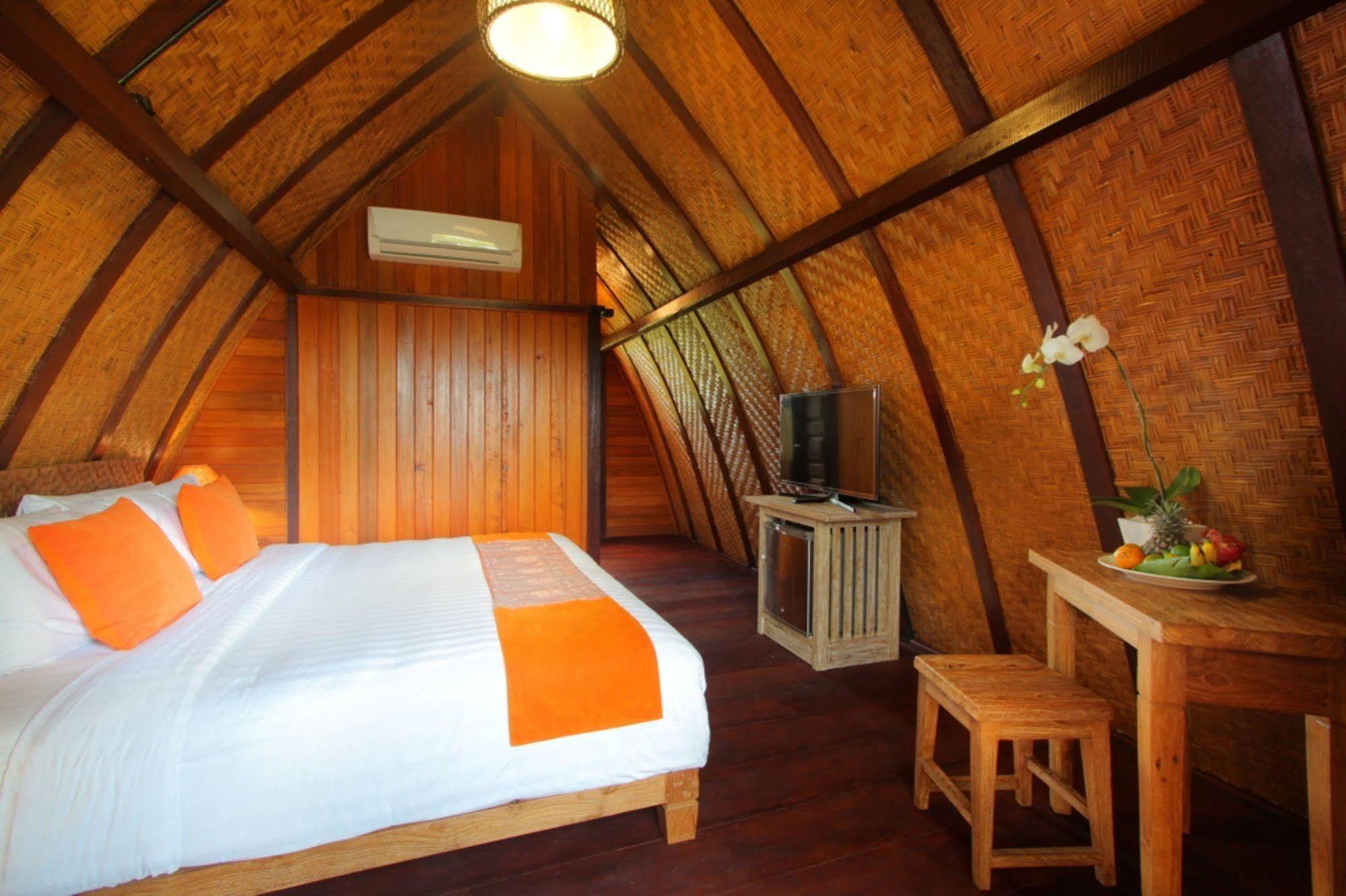 The Kirana Ungasan Villa Jimbaran  Exterior photo